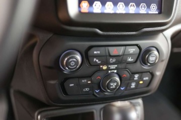 Jeep Renegade 2022 Jeep Renegade 1.5 T4 mHEV Limited FWD SS DCT 1.5 Benzyna 130KM, zdjęcie 24