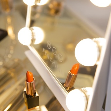 Косметическое зеркало со светодиодной подсветкой 250 х 300 мм.