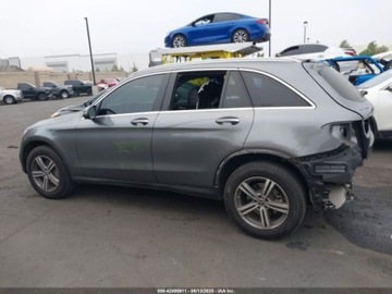 Mercedes GLC C253 2021 Mercedes-Benz GLC 300 2021 2.0l 2.0 Benzyna 255KM, zdjęcie 2