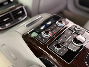 Audi A8 D4 Sedan Facelifting 4.0 TFSI 435KM 2014 Audi A8 A8 L Quattro 4.0 benzyna Japonia 4.0 Benzyna 435KM, zdjęcie 28