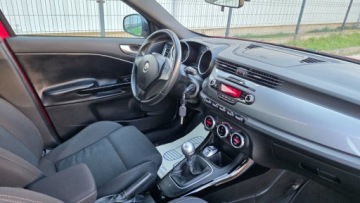Alfa Romeo Giulietta Nuova II Hatchback 5d 1.4 TB 16v 120KM 2011 Alfa Romeo Giulietta Wzorowy stan techniczny Pelna historia ASO 1.4 120KM, zdjęcie 11