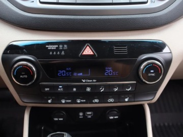 Hyundai Tucson III SUV 1.7 CRDi 141KM 2016 Hyundai Tucson 1.7 CRDi, Automat, Skóra, Navi, zdjęcie 15