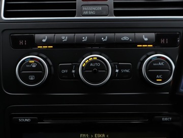 Volkswagen Touran II 2.0 TDI 140KM 2012 VW Touran 2.0 TDI, DSG, 7 miejsc, Klima, zdjęcie 12