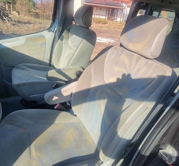 Renault Trafic II 2004 Renault Trafic Renault Trafic 2.5 dCi Passenger Privilege 2.5 Diesel 135KM, zdjęcie 6