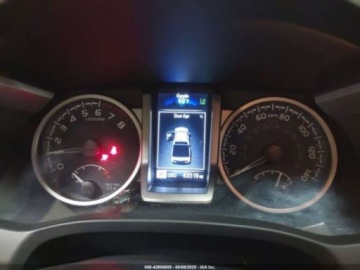 Toyota Tacoma II 2022 Toyota Tacoma 2022 Toyota Tacoma 4WD SR Double Cab 5 Bed V6 3.5 Benzyna, zdjęcie 11