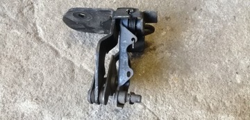 MERCEDES W203 RYGIEL ZAMEK MASKI A2038800264