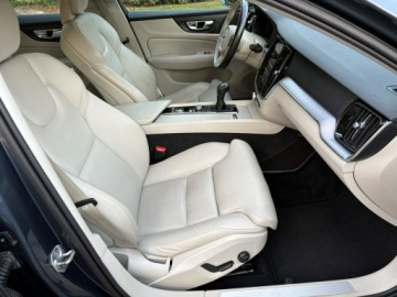 Volvo V60 II  Kombi 2.0 D3 150KM 2020 Volvo V60 2.0 D3 150 KM Skóry Kamera Hak FV23%, zdjęcie 11