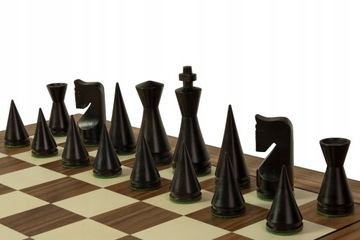 Шахматная доска 55 мм в черной рамке, орех/клен