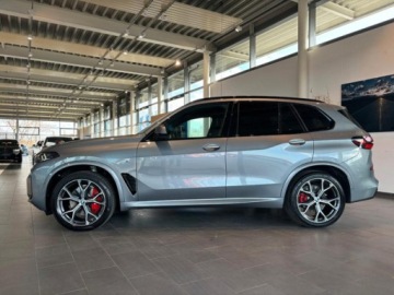 BMW X5 G05 SUV Facelifting 3.0 30d 298KM 2026 BMW X5 xDrive30d Sport Suv 3.0 (298KM) 2026, zdjęcie 1