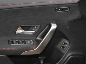 Mercedes CLA C118/X118 Coupe Facelifting 1.3 200 163KM 2025 MERCEDES-BENZ CLA 200 AMG Line Sedan 1.3 (163KM) 2025, zdjęcie 9