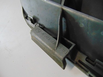 MASKA MŘÍŽKA MERCEDES C TŘÍDA W203 A2038801083