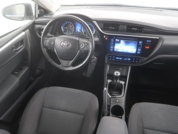 Toyota Corolla XI Sedan 1.6 Valvematic 132KM 2016 Toyota Corolla 1.6 Valvematic, Salon Polska, zdjęcie 6