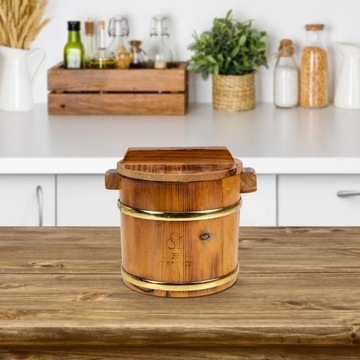 Круглая деревянная бочка для кадки бочкового риса.