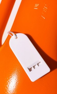 СПАСАТЕЛЬНЫЙ БУЙ ПОД ПЛАВАТЕЛЬНОЙ доской со свистком, регулируемым ремнем