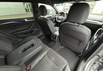 Volkswagen Arteon Fastback Facelifting 2.0 TSI 190KM 2021 Volkswagen Arteon Shooting Brake R-Line Pakiety, Podgrzewane 4 fotele, AC, zdjęcie 8
