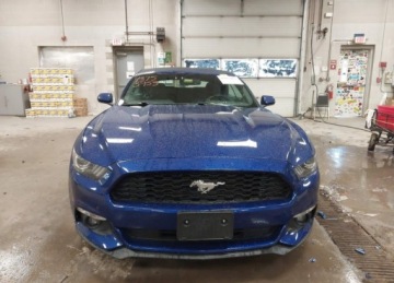 Ford Mustang VI Convertible 3.7 V6 304KM 2015 Ford Mustang 2015r., V6, 3.7L, od ubezpieczalni 3.7 Benzyna 304KM, zdjęcie 2