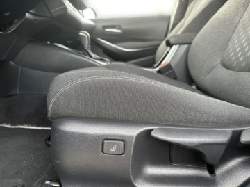 Toyota Corolla XII Sedan Facelifting 1.8 Hybrid 140KM 2023 Toyota Corolla Corolla 1.8 Hybrid StyleGwarancjaSalon Polska drugi komplet, zdjęcie 16