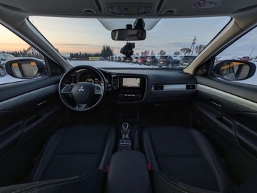 Mitsubishi Outlander III 2014 Mitsubishi Outlander Rezerwacja 2.0 Hybryda Plug-in 121KM, zdjęcie 20
