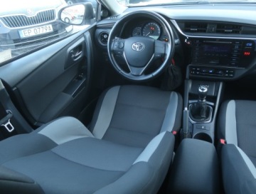 Toyota Auris II Hatchback 5d Facelifting 1.33 Dual VVT-i 99KM 2017 Toyota Auris 1.3 Dual VVT-i, Salon Polska, zdjęcie 6