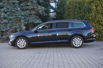 Volkswagen Passat B8 Variant Facelifting 2.0 TDI SCR 150KM 2020 Volkswagen Passat Volkswagen Passat Variant, 1rej 2021, 2.0 TDI 150KM, DSG, zdjęcie 4