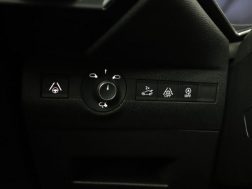  DS Automobiles DS 7 Crossback Performance Line+, zdjęcie 35