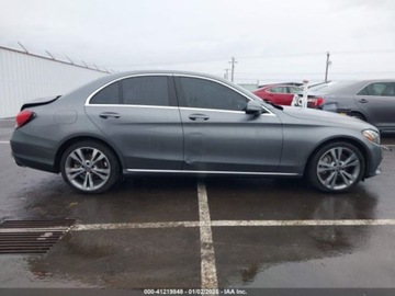 Mercedes Klasa C W205 2018 Mercedes-Benz Klasa C 300 2018 2.0l 2.0 Benzyna 241KM, zdjęcie 6