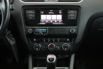 Skoda Octavia III Liftback 1.6 TDI CR DPF 105KM 2014 Skoda Octavia 1.6 TDI, Klima, Klimatronic, zdjęcie 11