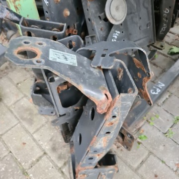 КРОНШТЕЙН ДЛЯ СТУПЕНЕЙ ACTROS MP 3