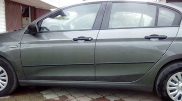 AUDI A3 8L 1996-2003 - LIŠTA ČERNÉ BOČNÍ DVEŘE