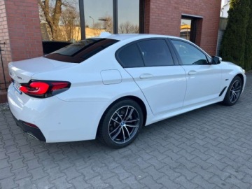 BMW Seria 5 G30-G31 2022 BMW Seria 5 2.0 hybryda Plug in automat M pakiet zarej w PL zamiana, zdjęcie 1