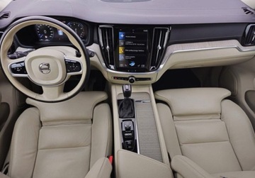 Volvo V60 II  Kombi 2.0 T5 250KM 2019 Volvo V60 2.0 PB 250KM AT Inscription Serwis ASO Gwarancja Szyberdach Weba, zdjęcie 11