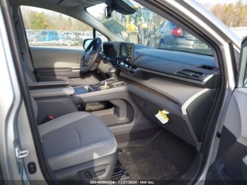 Toyota Sienna III 2022 Toyota Sienna 2022r., 4x4, 2.5L 2.5 Hybryda 245KM, zdjęcie 8