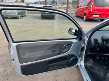 Volkswagen Lupo 1.4 16V 75KM 2004 VOLKSWAGEN LUPO 1.4 75PS KLIMA WSPOMAGANIE KIEROWNICY, zdjęcie 8