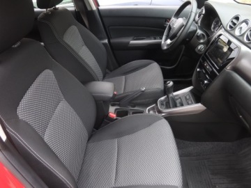 Suzuki Vitara III SUV Facelifting 1.0 BoosterJet 111KM 2019 Suzuki Vitara 1.0 BoosterJet, Salon Polska, zdjęcie 8