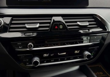 BMW Seria 5 G30-G31 Touring 520d 190KM 2018 BMW Seria 5 2.0D 190KM navi gwarancja LED AUTOMAT bezwypadkowy, zdjęcie 32