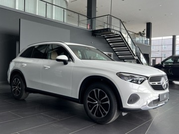 Mercedes GLC C254/X254 Coupe 2.0 220d 197KM 2025 GLC 220 d 4-Matic Avantgarde 2.0 (197KM) 2025, zdjęcie 2