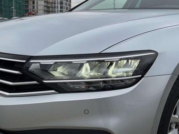 Volkswagen Passat B8 Variant Facelifting 2.0 TDI SCR 150KM 2022 Volkswagen Passat 2.0 TDI 150KM Business DSG SerwisASO Acc Led Nawi AppCon, zdjęcie 31
