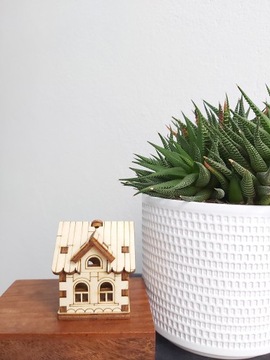 ДОМ С МАНУСОМ, украшение для композиции из стекла.