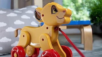 Клементони 17815 вдоль Disney Simba Развитие и деятельность, первые шаги, An