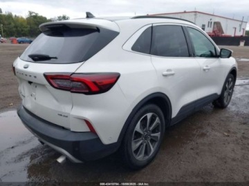 Ford Kuga III 2023 Ford Kuga 2023 r., 2,0L PLATINIUM 2.0 Benzyna 250KM, zdjęcie 5