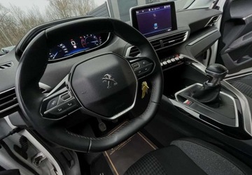 Peugeot 3008 II Crossover 1.2 PureTech 130KM 2017 Peugeot 3008 II LED 1.2 e-THP 130KM gwarancja MANUAL 1.2 Benzyna, zdjęcie 30