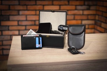 КОЖАНЫЙ ЧЕХОЛ С БЛОКИРОВКОЙ СИГНАЛЬНЫХ КНОПОК