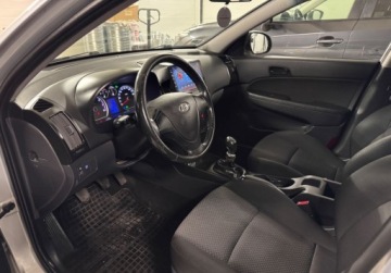 Hyundai i30 I CW Facelifting 1.4 DOHC 109KM 2012 Hyundai i30 wszystko dzial navipelna ele 1.4 Benzyna 109KM, zdjęcie 9