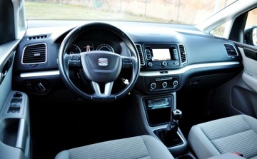 Seat Alhambra II (7N) Van 2.0 TDI 140KM 2011 Seat Alhambra Kamera cofania, Klimatyzacja, Podgrzewane fotele, Serwisowany, zdjęcie 4