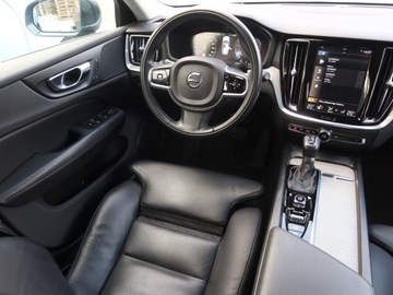Volvo V60 II  Kombi 2.0 T4 190KM 2020 Volvo V60 T4 2.0, Salon Polska, 1. Właściciel, zdjęcie 6