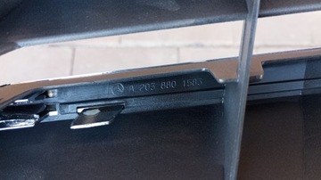 MERCEDES W203 CL203 CLC FACELIFT --ATRAPA NÁRAZNÍKU PŘEDNÍ CHRÓM A2038801583