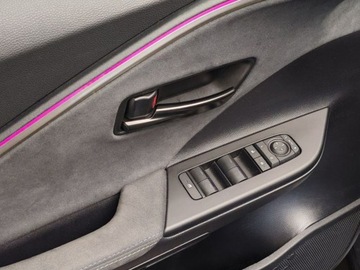 Toyota C-HR II SUV Plug-In 2.0  223KM 2025 Od ręki - Executive 2.0 Plug-in Hybrid Dynamic Force 223KM | Kamera 360!, zdjęcie 4