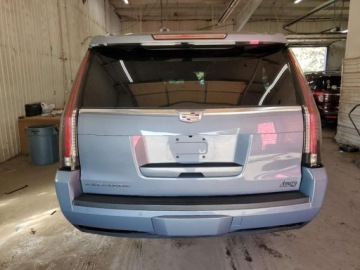 Cadillac Escalade III 2016 Cadillac Escalade Esv Luxury 2016 6.2l 6.2 Benzyna 420KM, zdjęcie 2