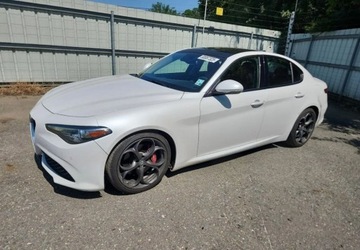 Alfa Romeo Giulia II Sedan 2.0 TBi 280KM 2017 Alfa Romeo Giulia Auta z USA - Zapytaj o wiecej ofert 2.0 Benzyna 280KM