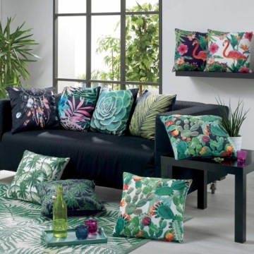 Декоративная подушка бежевого цвета с металлической нитью 40 x 40